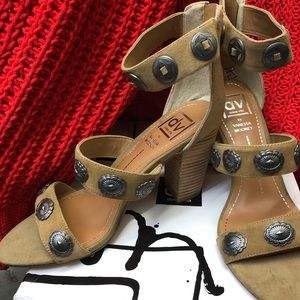 Dolce Vita conch heels size 9.5